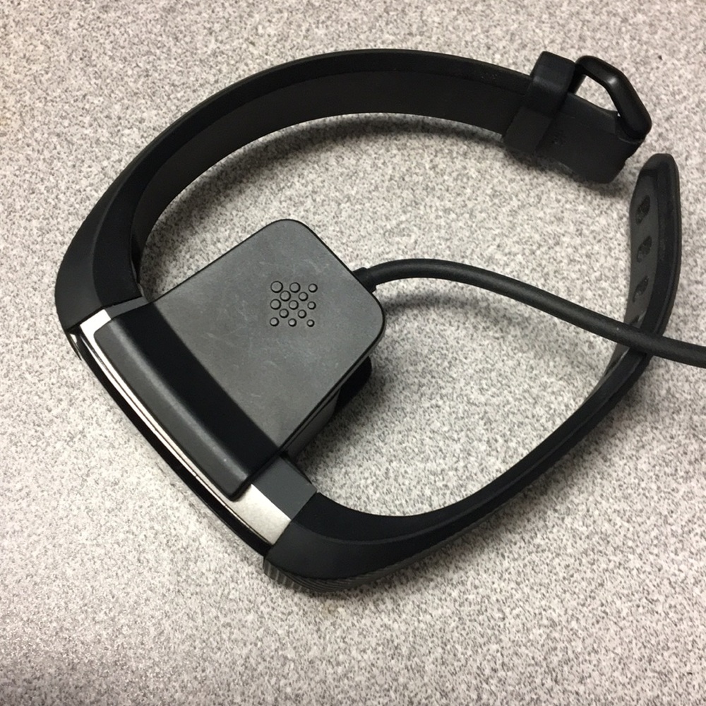 NEW Fitbit Alta HR- black on black